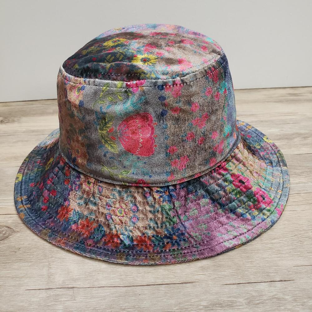 Natural Life Hat Bucket Fitted Womens One Size Multicolor Velvet Floral Lined